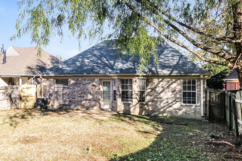 1,960/Mo, 8995 William Paul Dr Olive Branch, MS 38654 Rear View 2