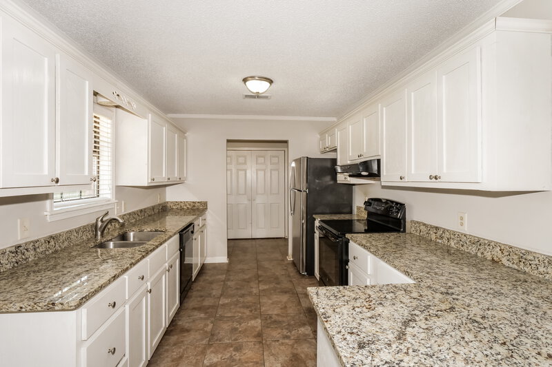 1,910/Mo, 7352 Alexander Rd Olive Branch, MS 38654 Kitchen View