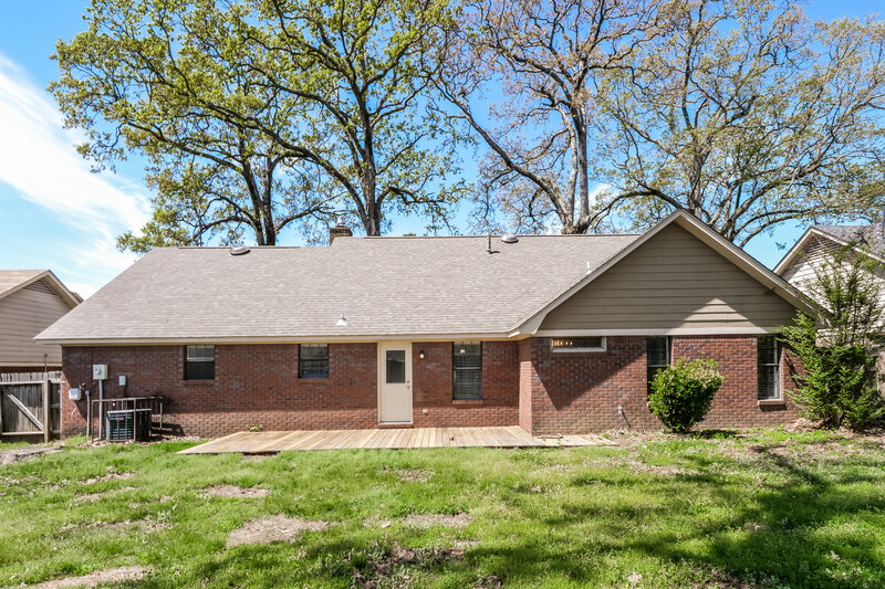 1,910/Mo, 7352 Alexander Rd Olive Branch, MS 38654 Rear View 2