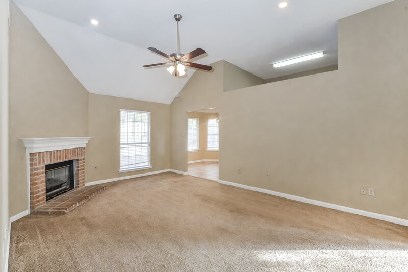 1,715/Mo, 5780 Lancaster Dr Olive Branch, MS 38654 Living Room View 3