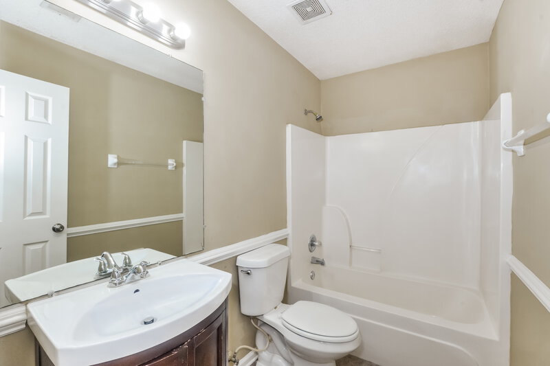 1,715/Mo, 5780 Lancaster Dr Olive Branch, MS 38654 Bathroom View