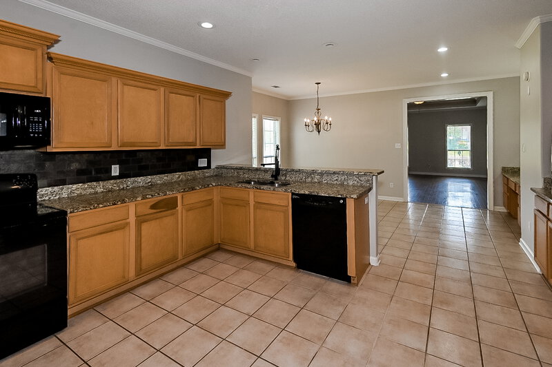 1,775/Mo, 4513 Graystone Dr Southaven, MS 38671 Kitchen View 2