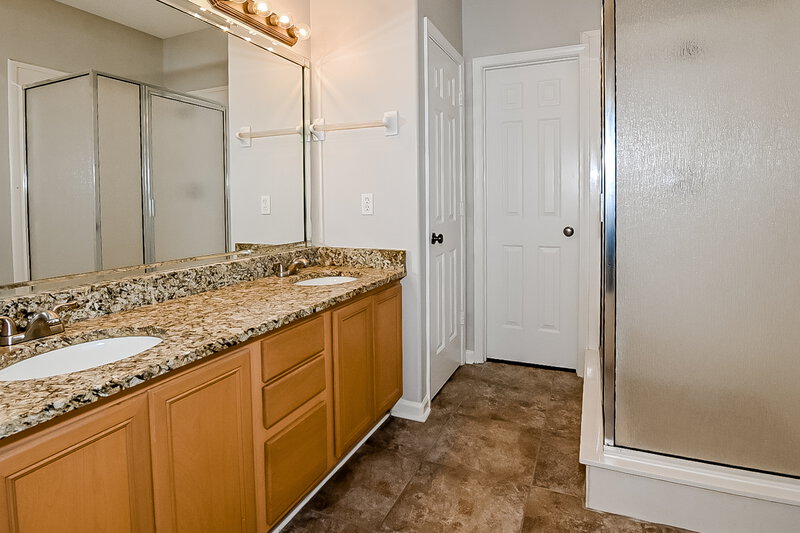1,775/Mo, 4513 Graystone Dr Southaven, MS 38671 Main Bathroom View