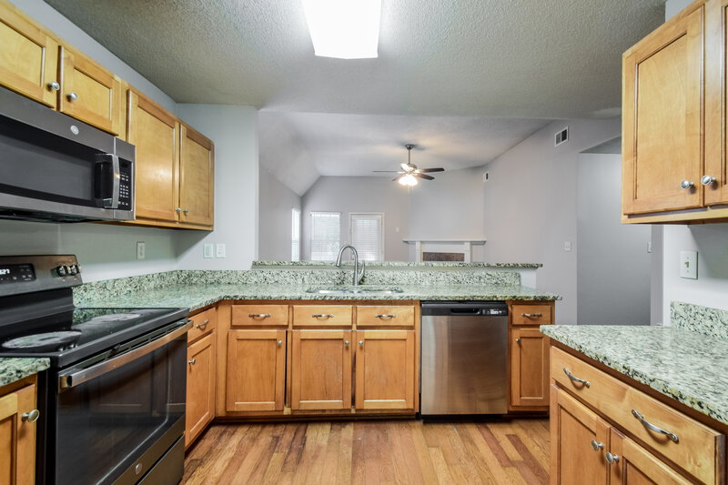 2,080/Mo, 5604 Corvin Ln Southaven, MS 38671 Kitchen View