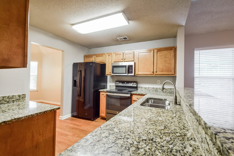 2,080/Mo, 5604 Corvin Ln Southaven, MS 38671 Kitchen View 2