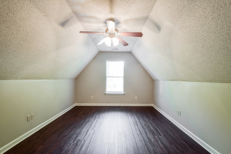 2,080/Mo, 5604 Corvin Ln Southaven, MS 38671 Bonus Room View