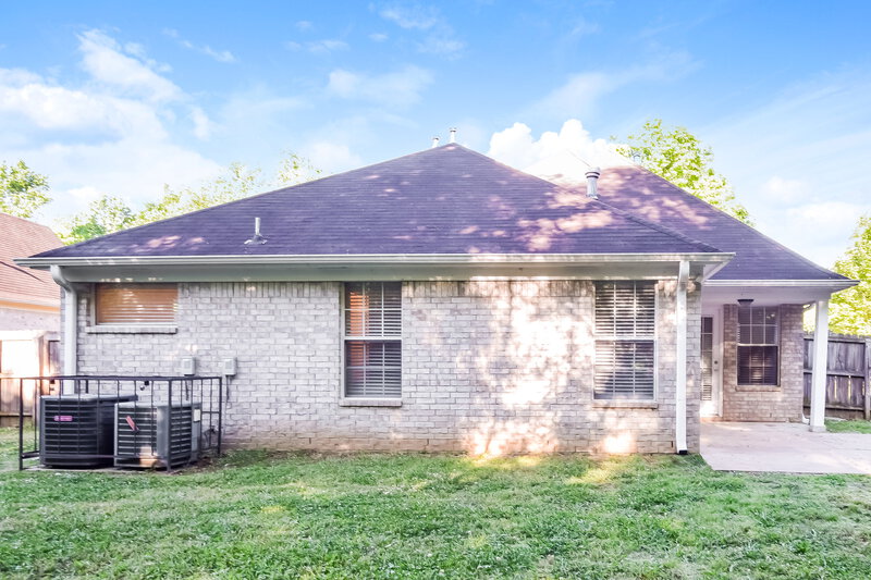 2,080/Mo, 5604 Corvin Ln Southaven, MS 38671 Rear View