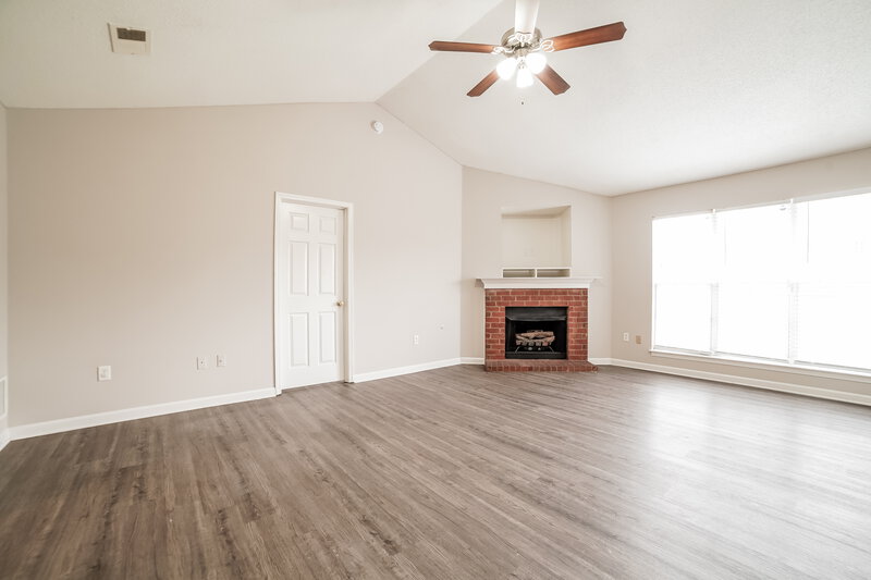 2,690/Mo, 1656 Mary Payton Dr Southaven, MS 38671 Living Room View