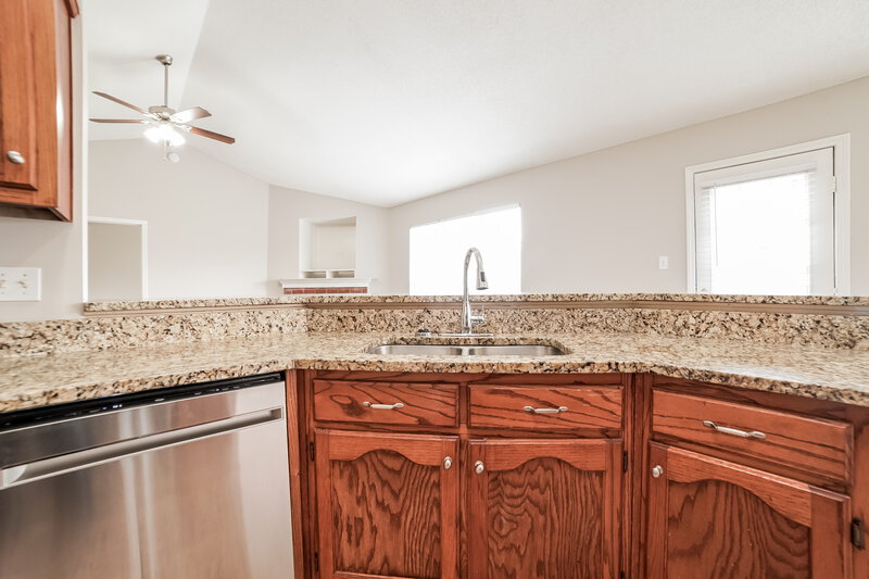 2,690/Mo, 1656 Mary Payton Dr Southaven, MS 38671 Kitchen View 2