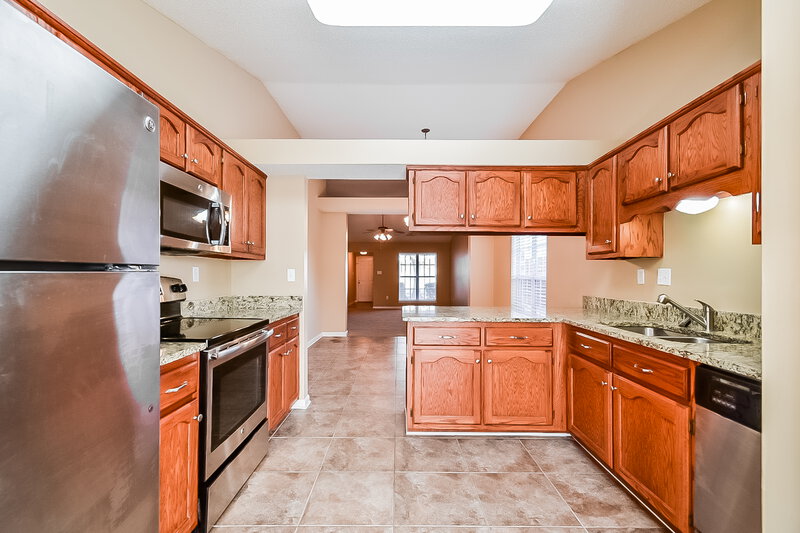 1,490/Mo, 5440 Pollard Dr Southaven, MS 38671 Kitchen View 2