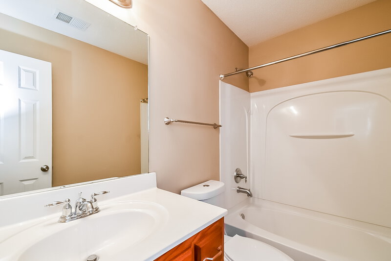 1,490/Mo, 5440 Pollard Dr Southaven, MS 38671 Bathroom View