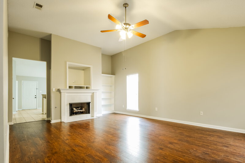 2,490/Mo, 799 Grant Dr Southaven, MS 38671 Living Room View 2