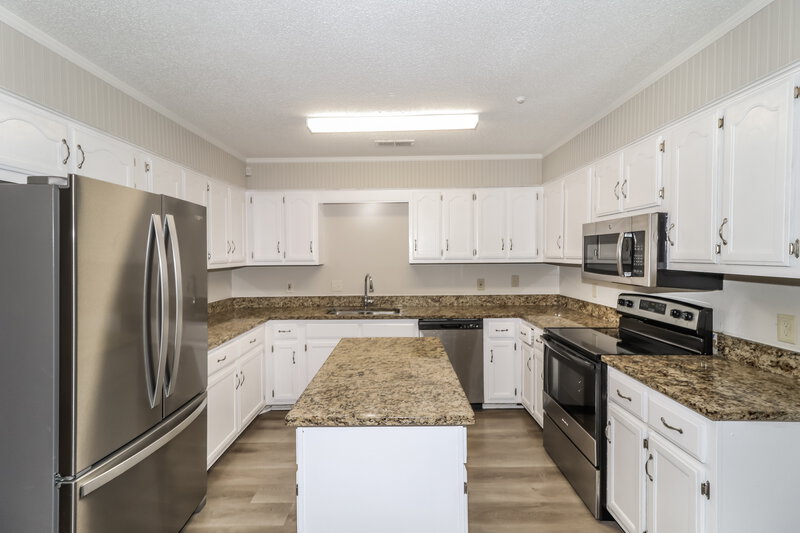 1,920/Mo, 5465 Pear Dr Southaven, MS 38671 Kitchen View