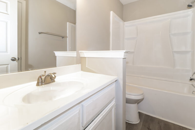 1,920/Mo, 5465 Pear Dr Southaven, MS 38671 Bathroom View