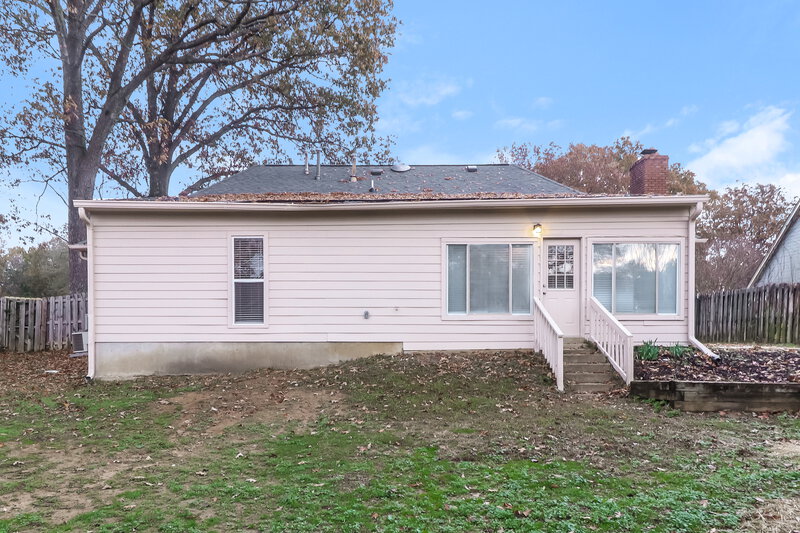 1,920/Mo, 5465 Pear Dr Southaven, MS 38671 Rear View 2