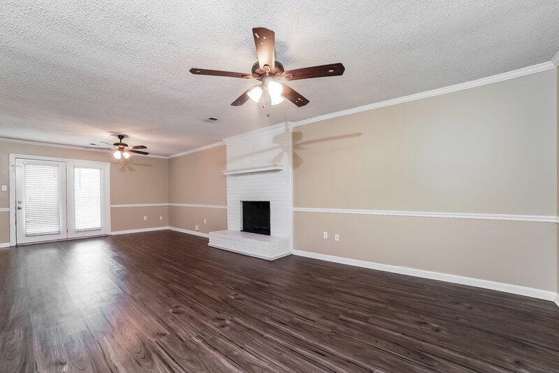 1,805/Mo, 6679 Tangleberry Cove Walls, MS 38680 Living Room View 2