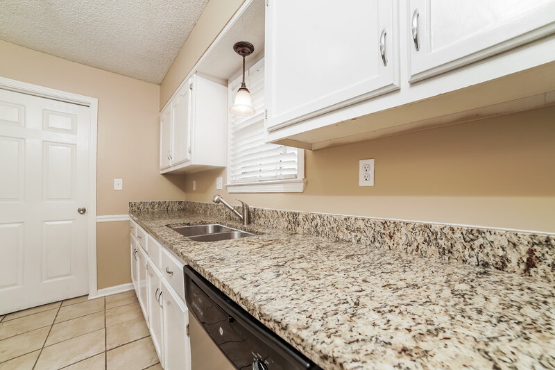 1,805/Mo, 6679 Tangleberry Cove Walls, MS 38680 Kitchen View