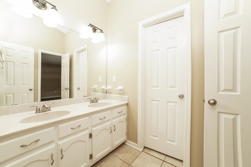 1,805/Mo, 6679 Tangleberry Cove Walls, MS 38680 Bathroom View