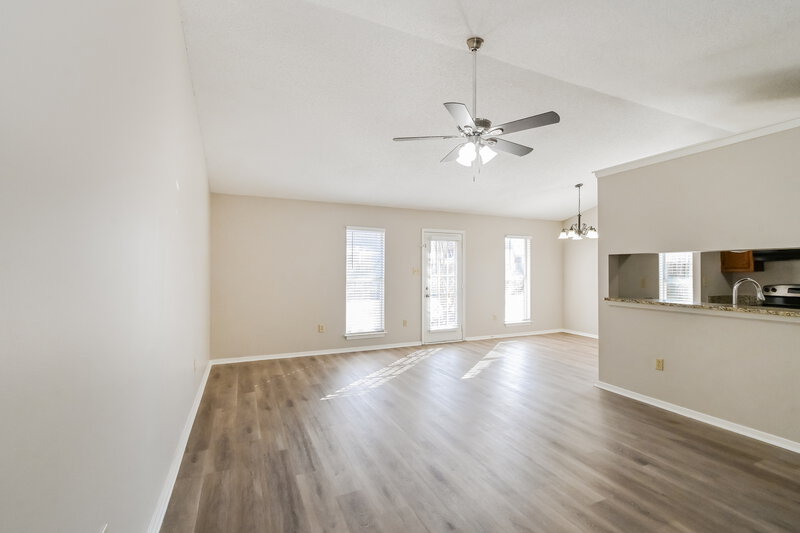 1,595/Mo, 7184 Brandee Dr Horn Lake, MS 38637 Living Room View 3