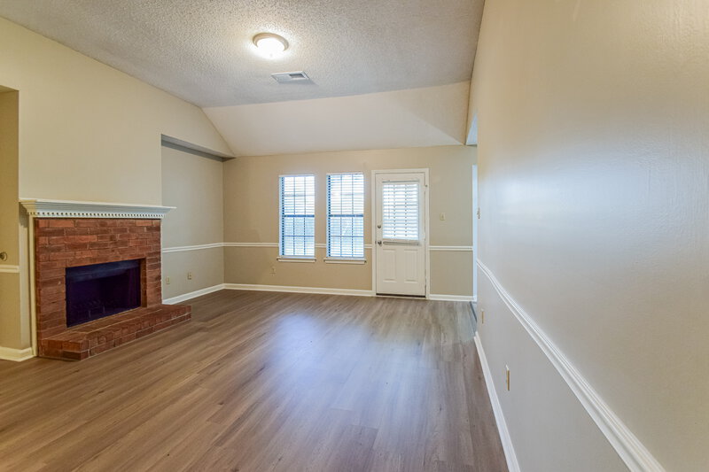 1,785/Mo, 7117 Goodman Ridge Dr Olive Branch, MS 38654 Living Room View 2