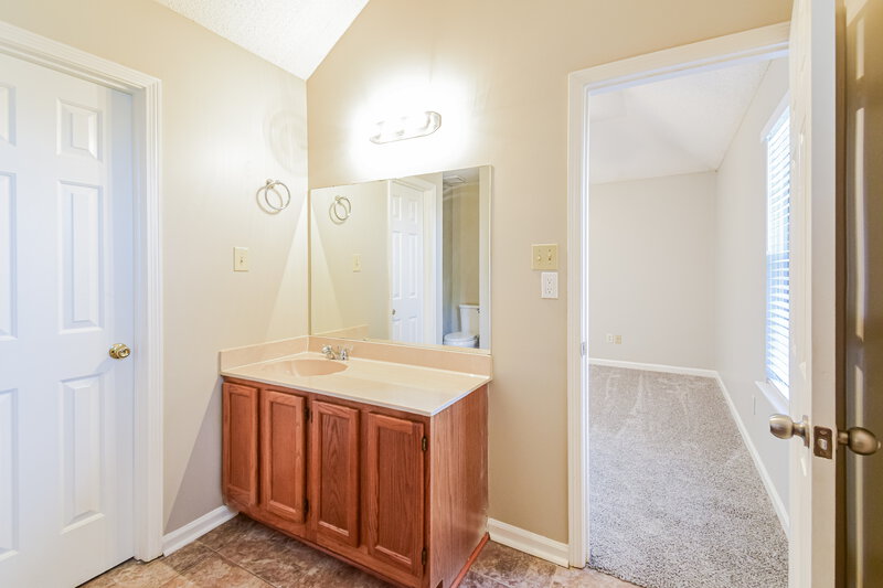 1,785/Mo, 7117 Goodman Ridge Dr Olive Branch, MS 38654 Main Bathroom View 2