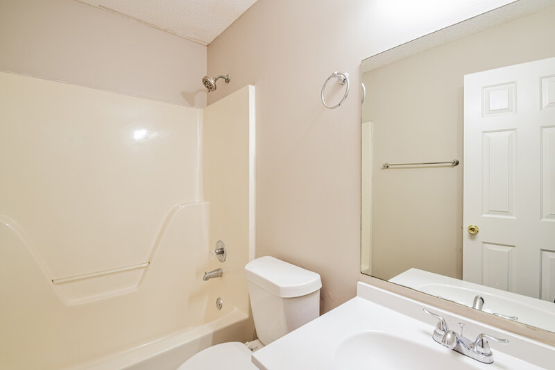 1,785/Mo, 7117 Goodman Ridge Dr Olive Branch, MS 38654 Bathroom View