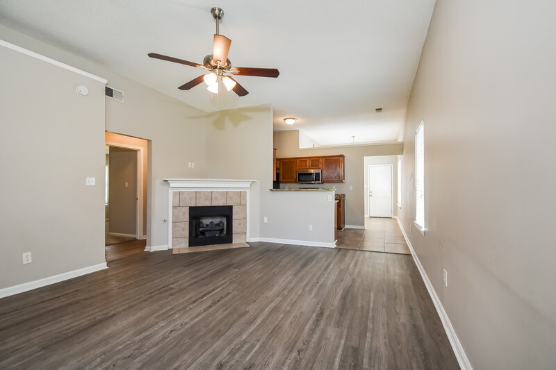 1,720/Mo, 7340 Durango Dr Horn Lake, MS 38637 Living Room View 2