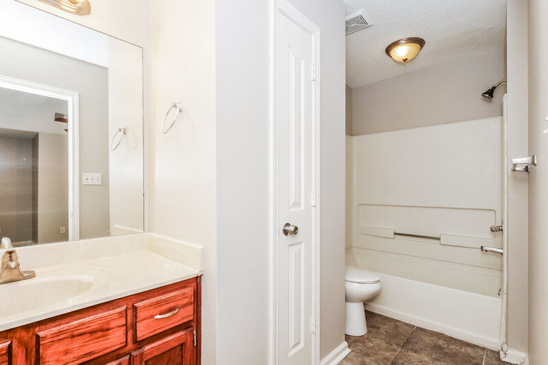 1,690/Mo, 1651 Thomas St Horn Lake, MS 38637 Main Bathroom View