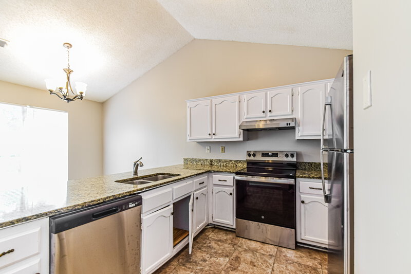 1,700/Mo, 7171 Dunbarton Dr Horn Lake, MS 38637 Kitchen View 2