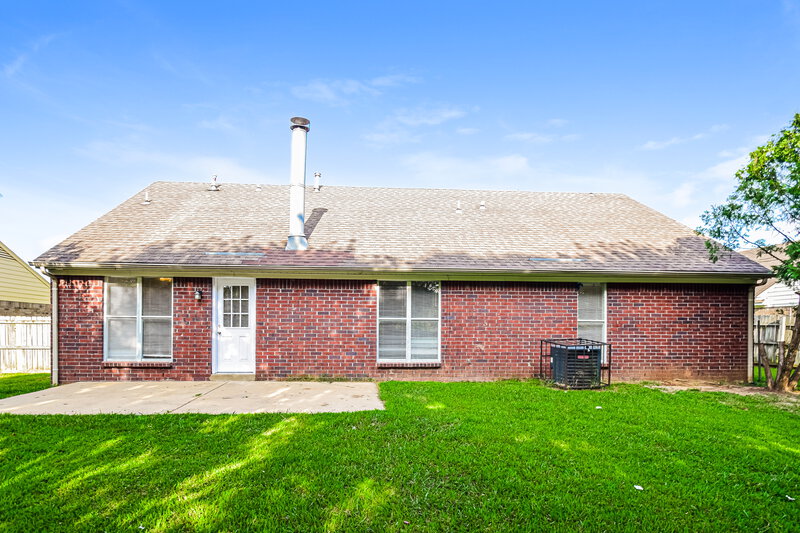 1,700/Mo, 7171 Dunbarton Dr Horn Lake, MS 38637 Rear View