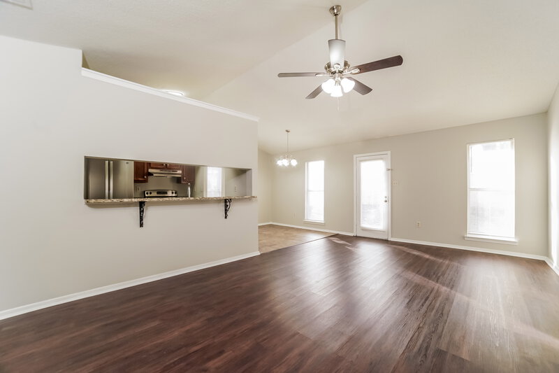 1,435/Mo, 3421 Laurelwood St Horn Lake, MS 38637 Living Room View