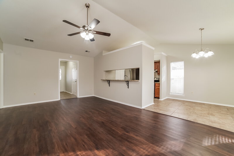 1,435/Mo, 3421 Laurelwood St Horn Lake, MS 38637 Living Room View 3