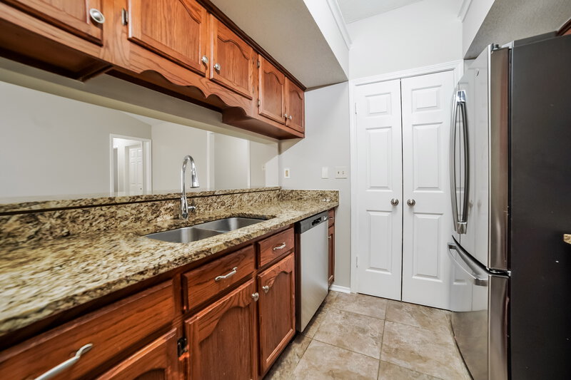 1,435/Mo, 3421 Laurelwood St Horn Lake, MS 38637 Kitchen View 2