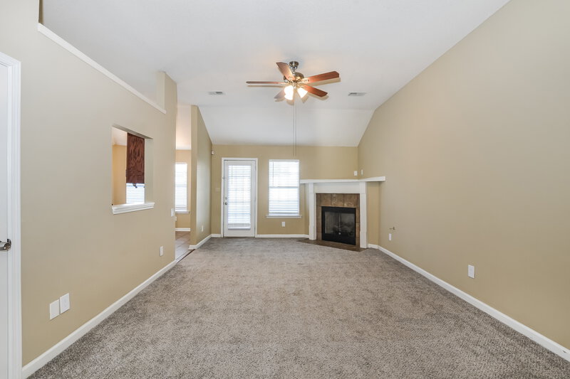 1,700/Mo, 7642 Fox Hunt Dr E Olive Branch, MS 38654 Living Room View