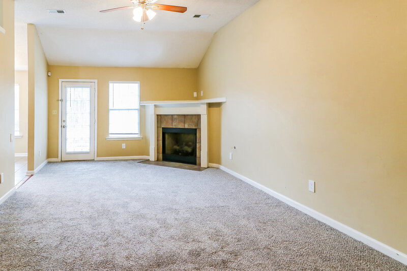 1,705/Mo, 7642 Fox Hunt Dr E Olive Branch, MS 38654 Living Room View