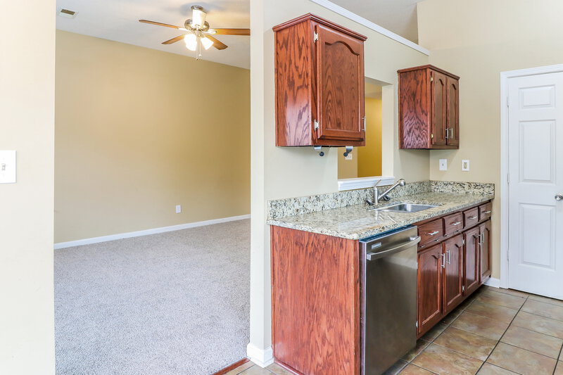 1,705/Mo, 7642 Fox Hunt Dr E Olive Branch, MS 38654 Kitchen View 2