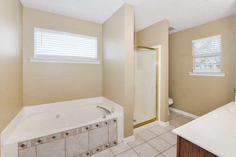 1,700/Mo, 7642 Fox Hunt Dr E Olive Branch, MS 38654 Main Bathroom View 2