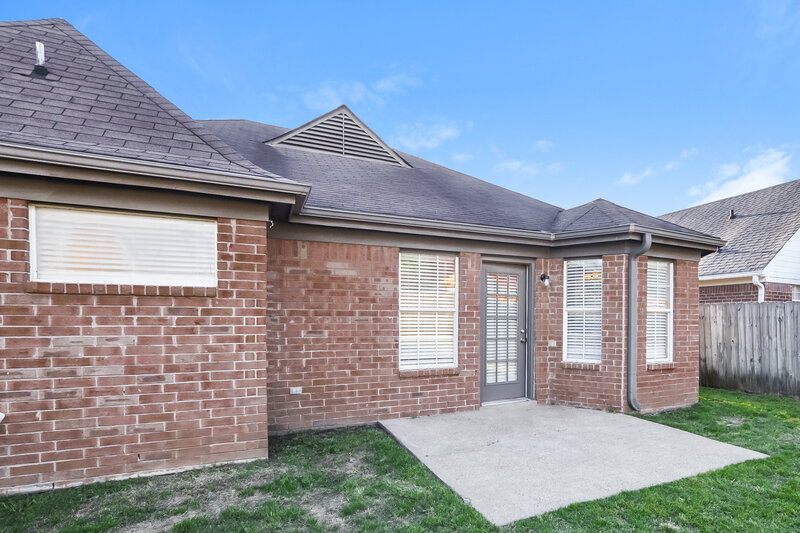1,700/Mo, 7642 Fox Hunt Dr E Olive Branch, MS 38654 Rear View