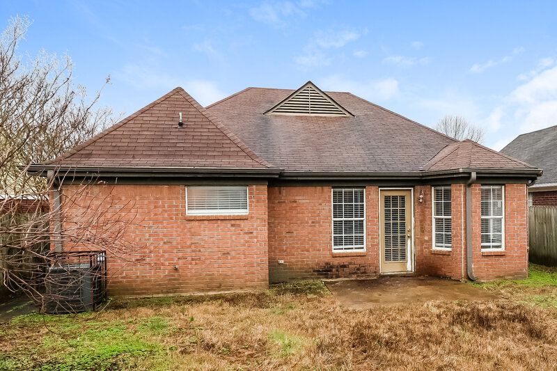 1,705/Mo, 7642 Fox Hunt Dr E Olive Branch, MS 38654 Rear View