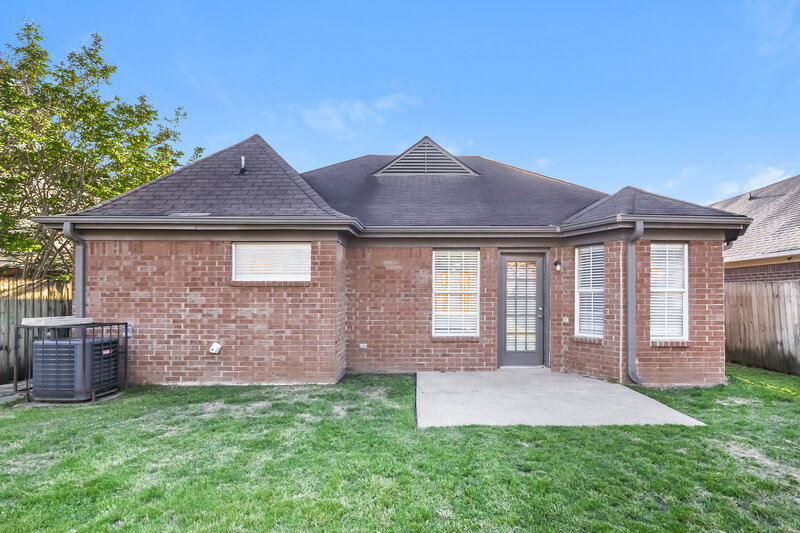 1,700/Mo, 7642 Fox Hunt Dr E Olive Branch, MS 38654 Rear View 2