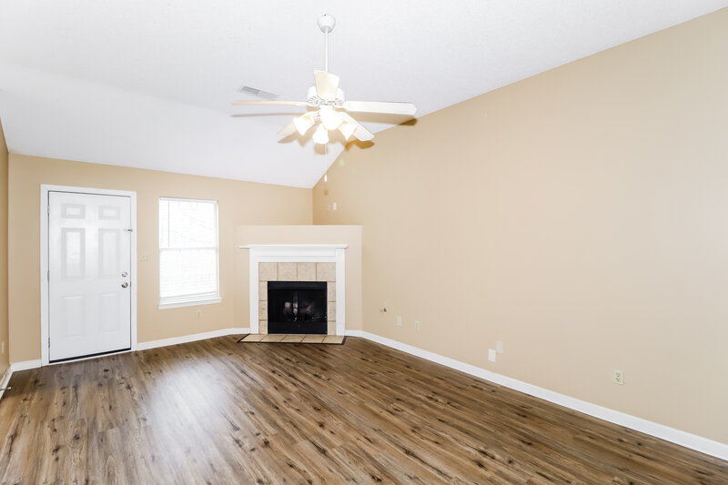 1,740/Mo, 50 Steffani Dr Southaven, MS 38671 Living Room View