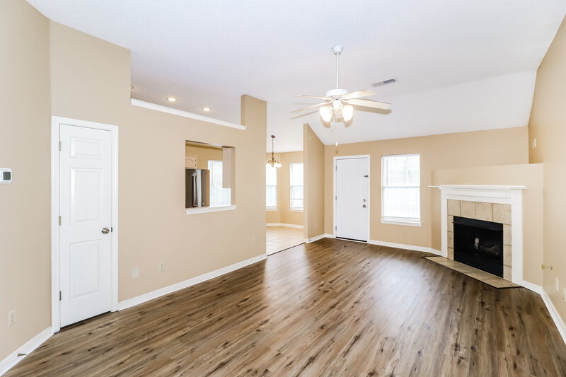 1,740/Mo, 50 Steffani Dr Southaven, MS 38671 Living Room View 2