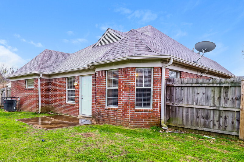 1,740/Mo, 50 Steffani Dr Southaven, MS 38671 Rear View