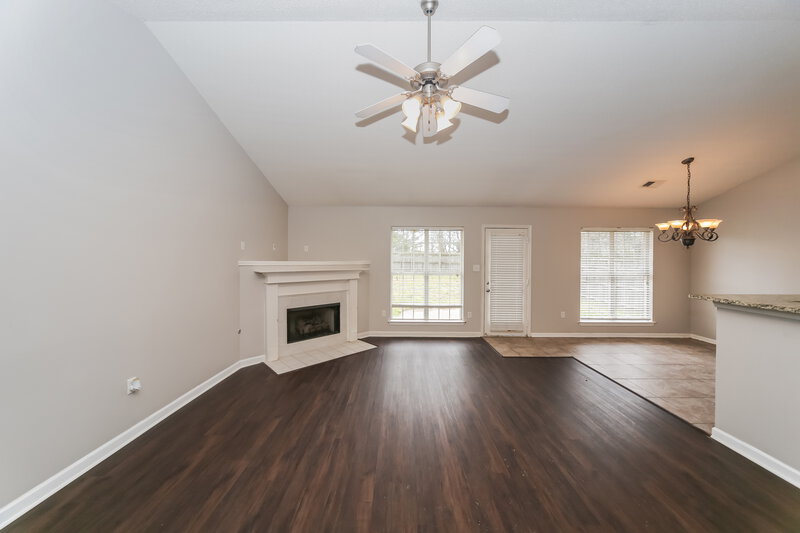 1,585/Mo, 1979 Cresent Ln Southaven, MS 38671 Living Room View