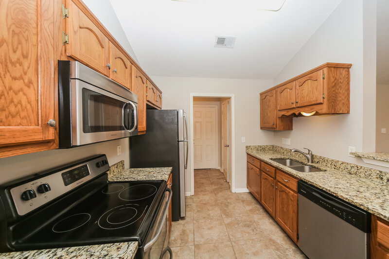 1,585/Mo, 1979 Cresent Ln Southaven, MS 38671 Kitchen View 2