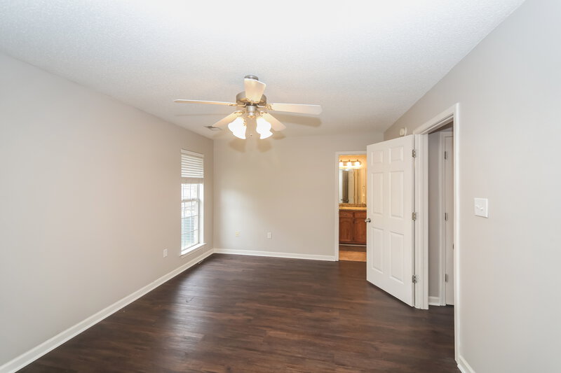 1,585/Mo, 1979 Cresent Ln Southaven, MS 38671 Main Bedroom View 2
