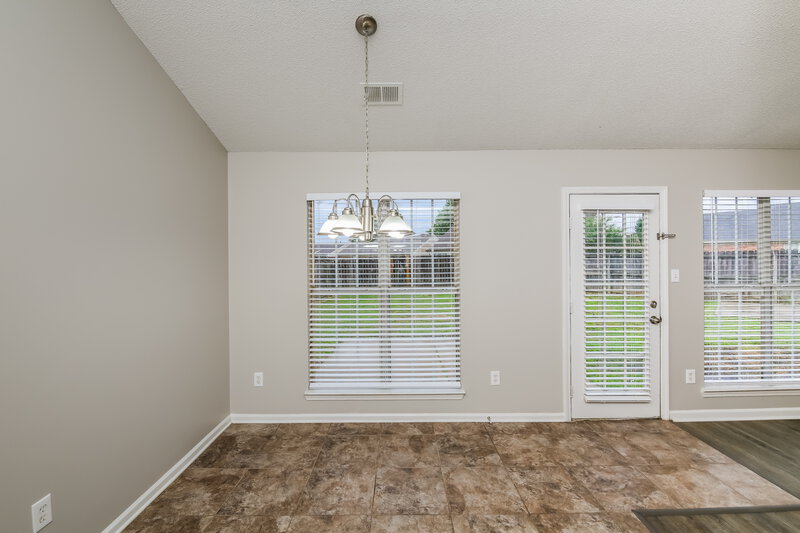 1,755/Mo, 7927 Nature Walk Dr Southaven, MS 38671 Dining Room View