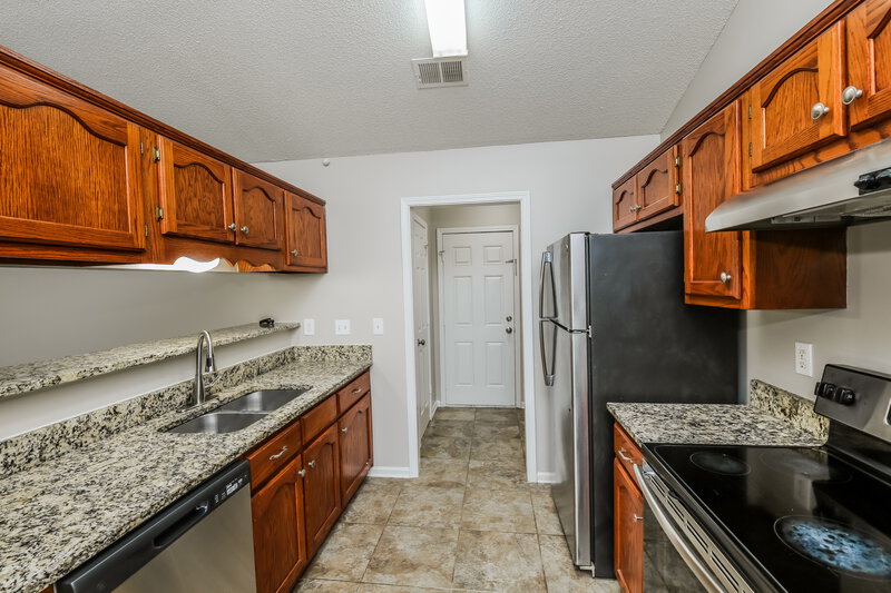 1,755/Mo, 7927 Nature Walk Dr Southaven, MS 38671 Kitchen View 2