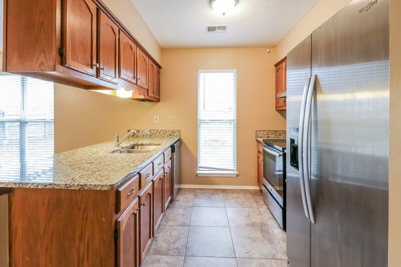 1,485/Mo, 10063 Palmer Dr Olive Branch, MS 38654 Kitchen View 2