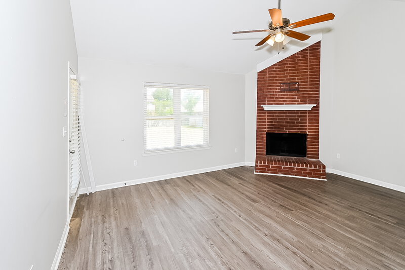1,770/Mo, 9940 Stephenson Ln Olive Branch, MS 38654 Living Room View 2